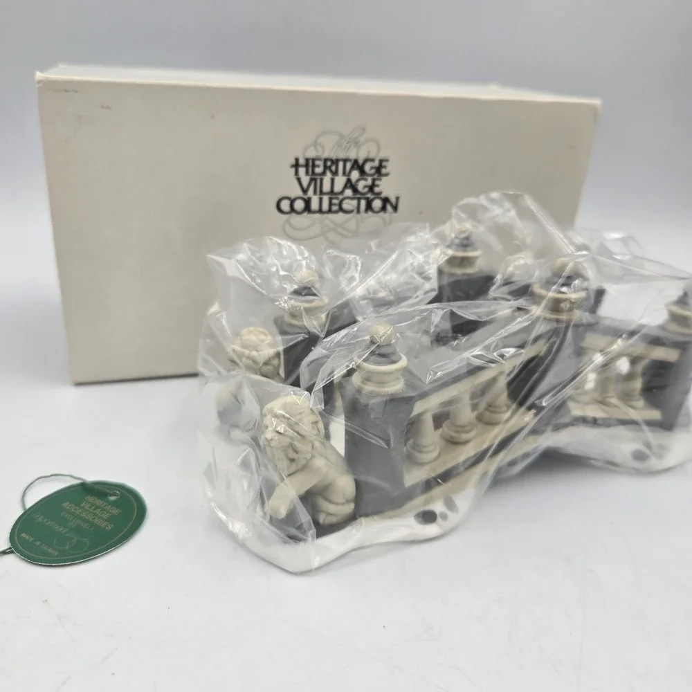 Dept 56 Lionhead Bridge 58645 Christmas Village Accessory Heritage Collect. New